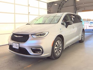 2024 Chrysler Pacifica Plug-In Hybrid Select Van Passenger Van