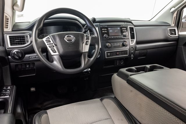 2017 Nissan Titan S - Photo 7