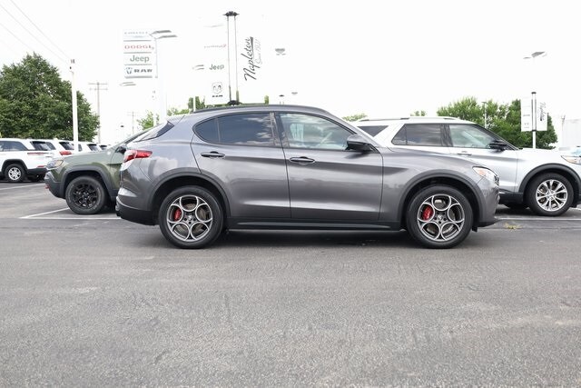 2022 Alfa Romeo Stelvio Sprint photo 3