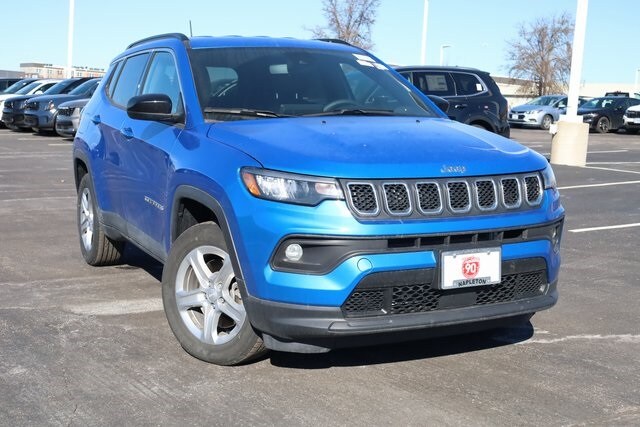 2024 Jeep Compass Latitude photo 2