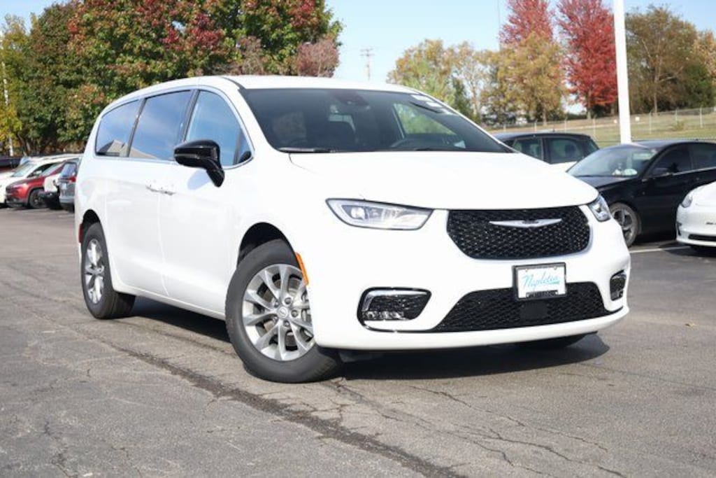 New 2026 Chrysler Pacifica SELECT AWD Passenger Van