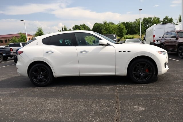 2021 Maserati Levante Base photo 3