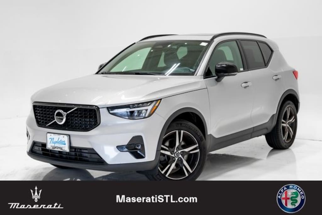 Used 2023 Volvo XC40 B5 AWD Plus Dark SUV