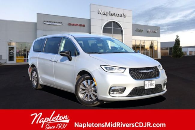 2024 Chrysler Pacifica Plug-In Hybrid Select Van Passenger Van