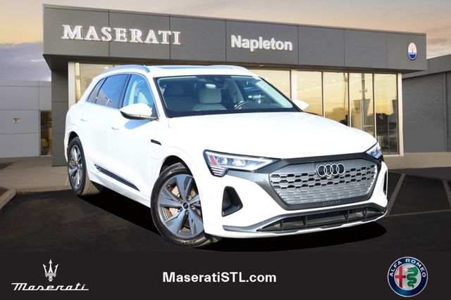 2024 Audi Q8 e-tron Premium Plus's photo