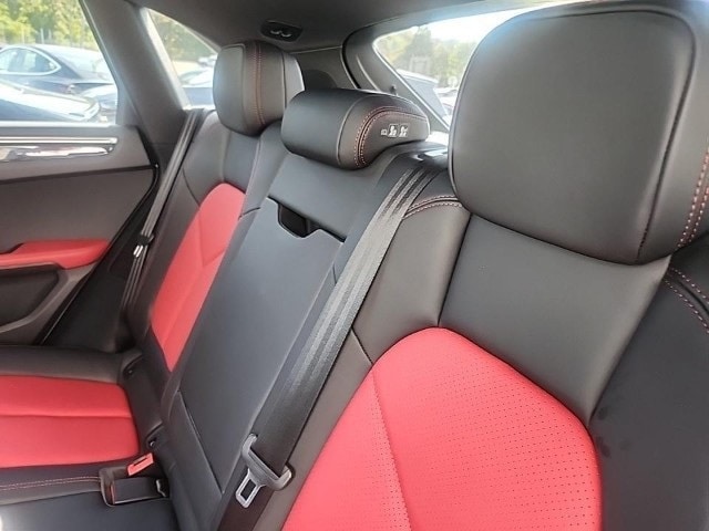 2019 Porsche Macan photo 2