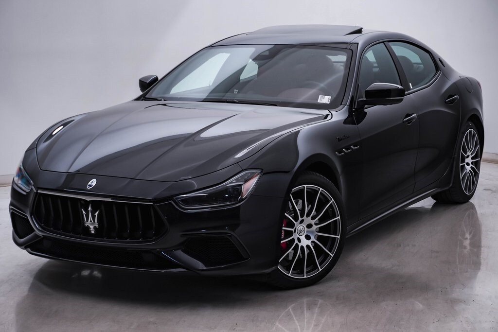 2023 Maserati Ghibli Modena Q4 photo 3