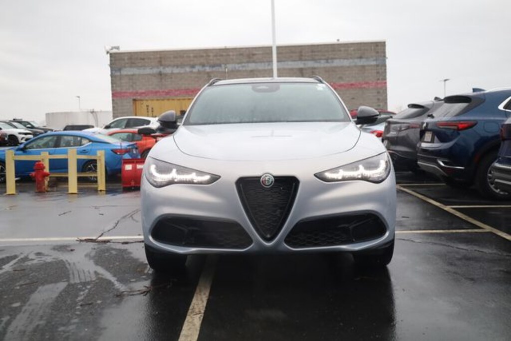 New 2025 Alfa Romeo Stelvio AWD Sport Utility