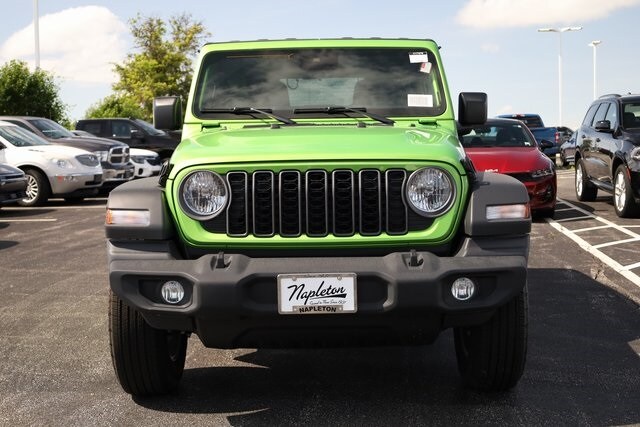 2025 Jeep Wrangler Sport S photo 3