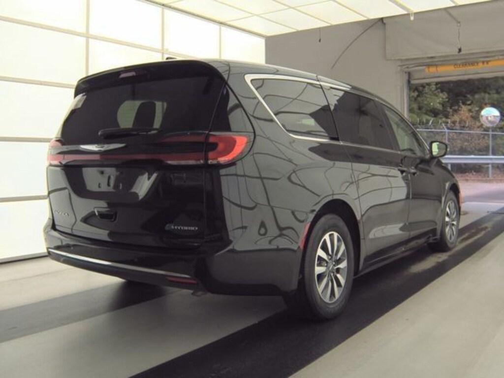 Used 2023 Chrysler Pacifica Plug-In Hybrid Touring L Van Passenger Van