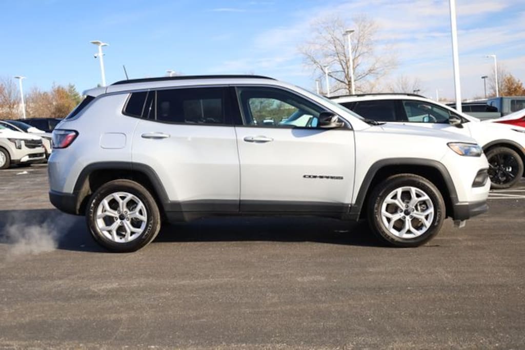 Used 2025 Jeep Compass Latitude SUV