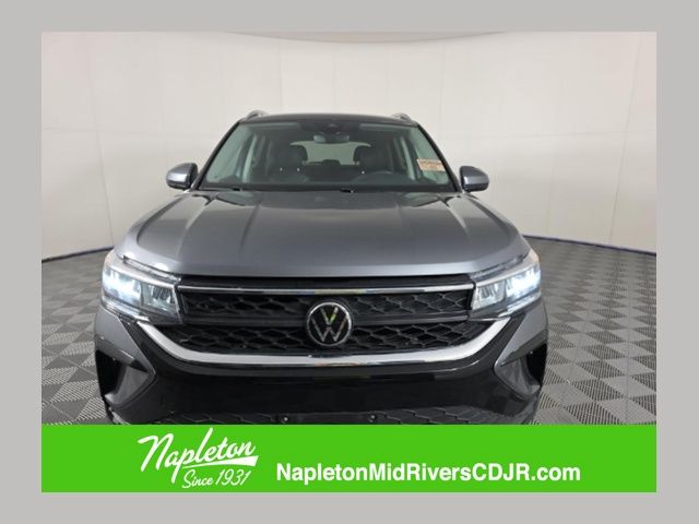 2024 Volkswagen Taos 1.5T SE's photo