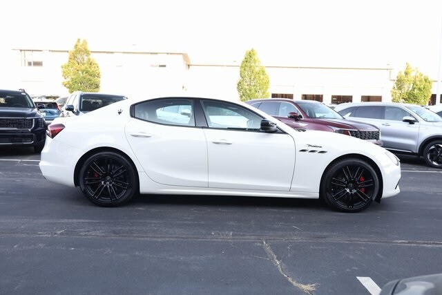 2024 Maserati Ghibli Modena Q4 photo 3