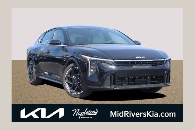 2025 Kia K4 GT-Line's photo