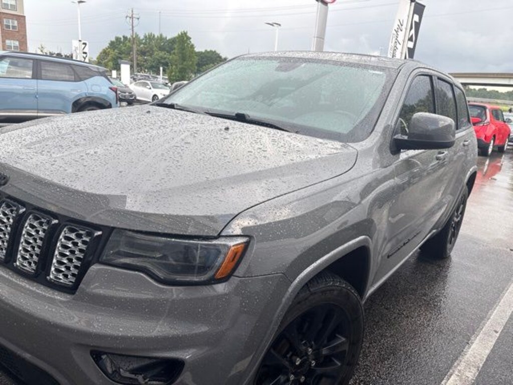 Used 2021 Jeep Grand Cherokee Laredo SUV