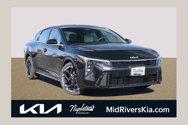 2025 Kia K4 GT-Line's photo