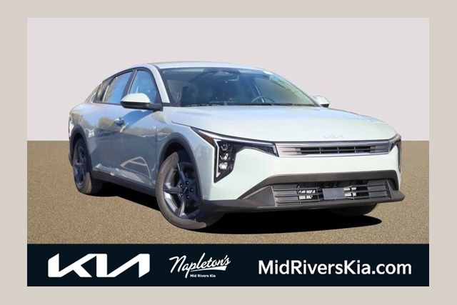 2025 Kia K4 LXS's photo
