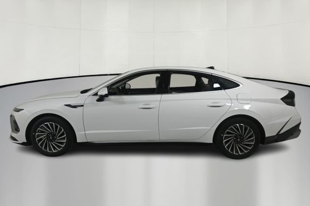 Used 2024 Hyundai Sonata Hybrid SEL Sedan