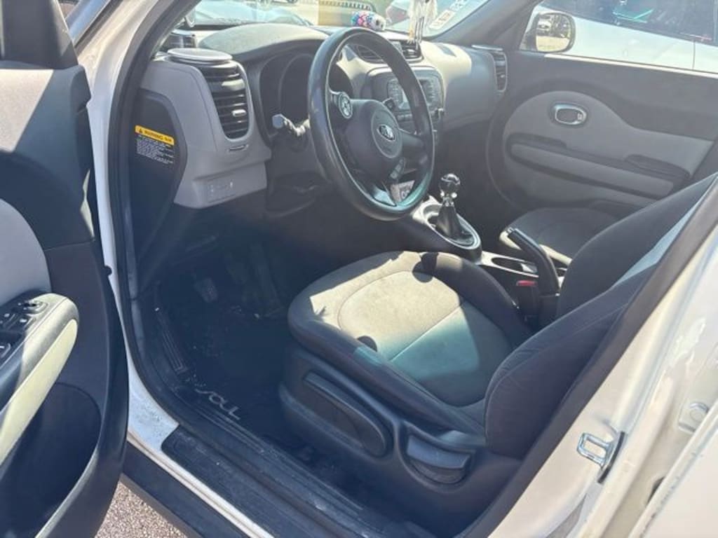 Used 2015 Kia Soul Base FWD Hatchback