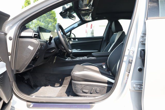 2026 Kia K5 GT - Photo 13