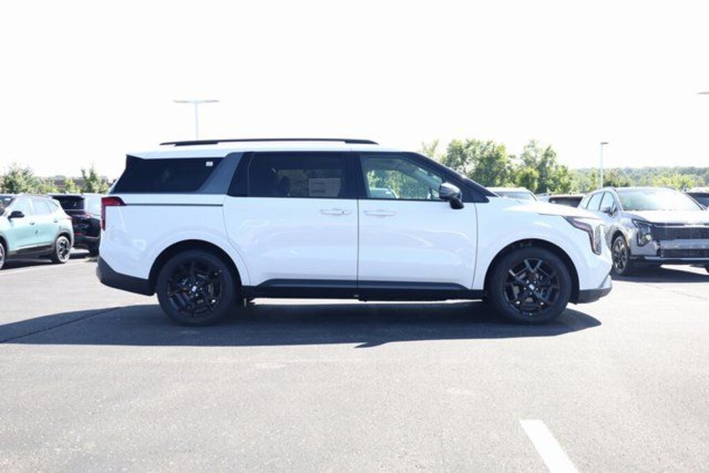 New 2026 Kia Carnival Hybrid SX Van Passenger Van