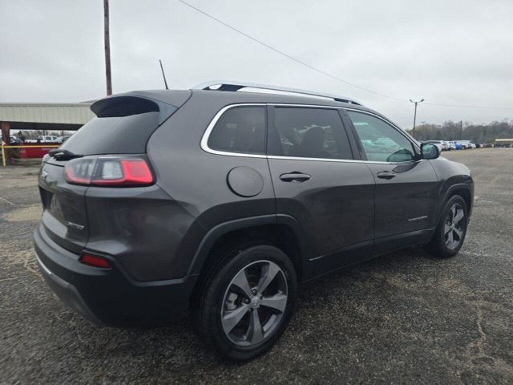 Used 2019 Jeep Cherokee Limited FWD SUV