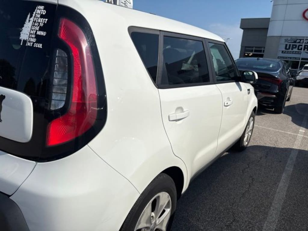 Used 2015 Kia Soul Base FWD Hatchback