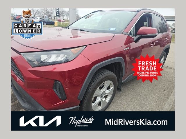 2019 Toyota RAV4 LE's photo