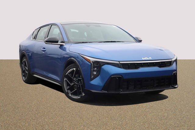 2025 Kia K4 GT-Line's photo