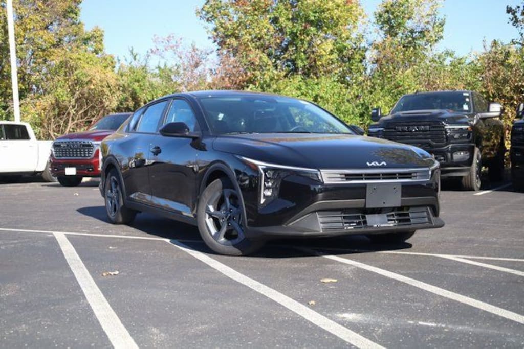 New 2025 Kia K4 LXS Sedan