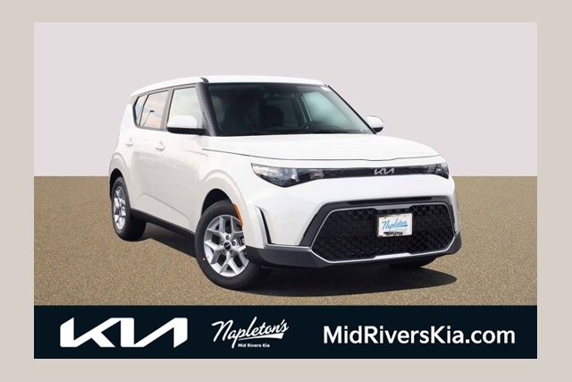2025 Kia Soul LX's photo