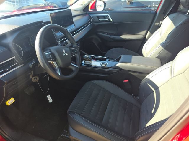 Used 2025 Mitsubishi Outlander SUV