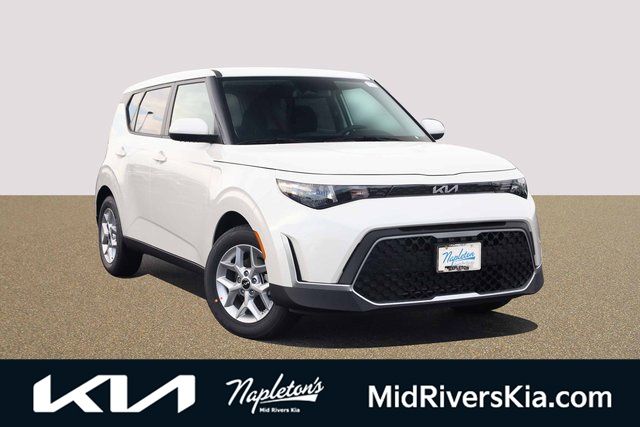 2025 Kia Soul LX's photo
