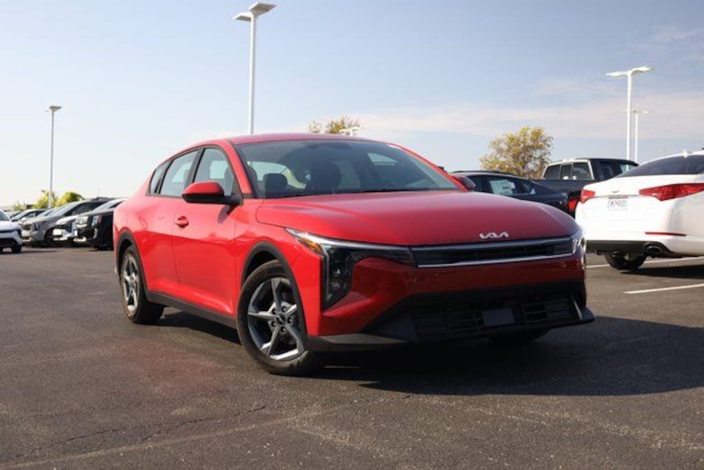New 2025 Kia K4 LXS Sedan