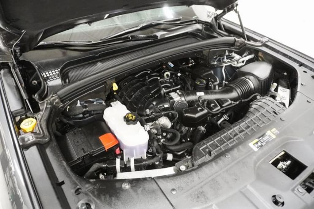 Used 2025 Jeep Grand Cherokee L Laredo SUV