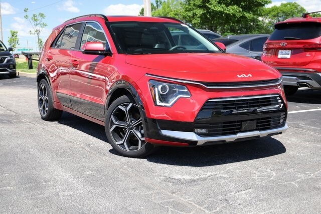 2024 Kia Niro EX Touring photo 2