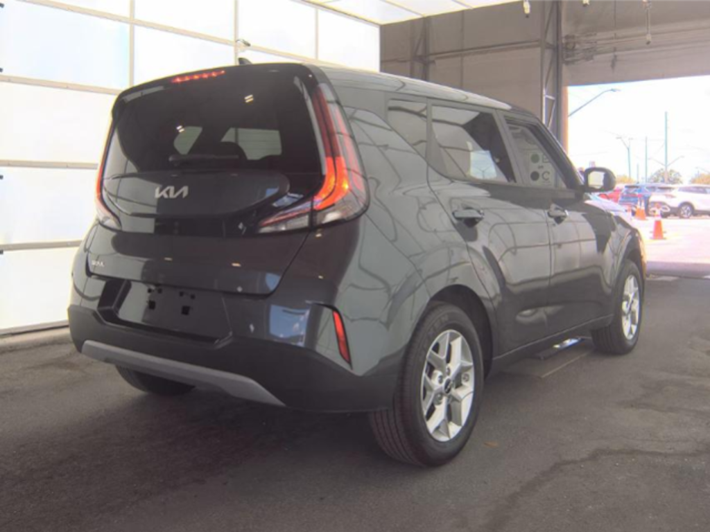 Used 2025 Kia Soul LX Hatchback
