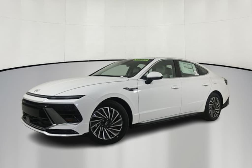 Used 2024 Hyundai Sonata Hybrid SEL Sedan