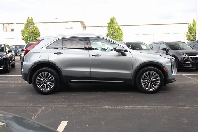 2024 Cadillac XT4 Premium Luxury photo 4