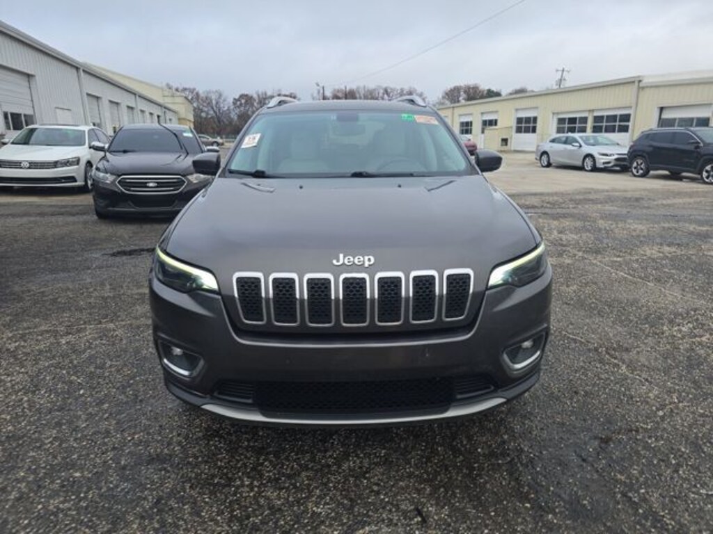 Used 2019 Jeep Cherokee Limited FWD SUV
