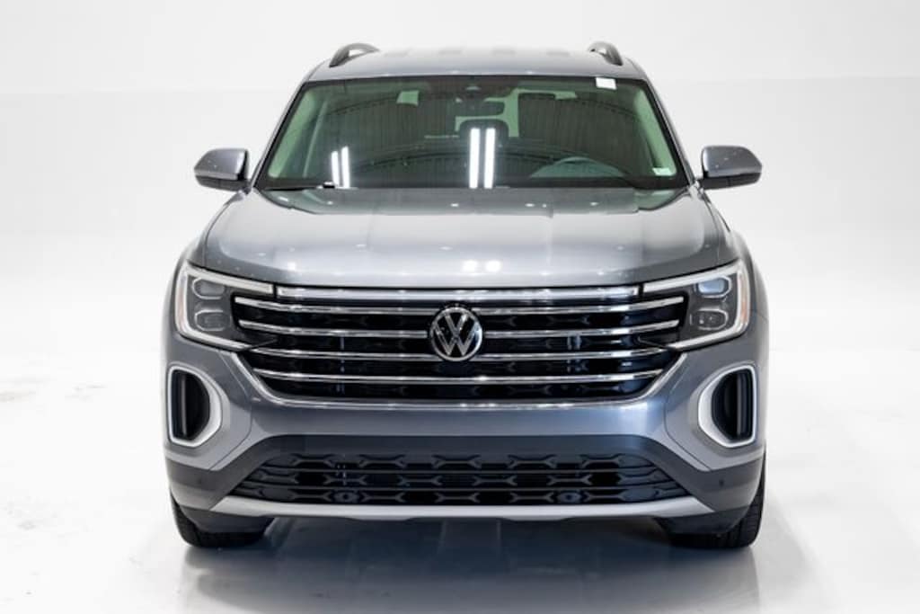 Used 2025 Volkswagen Atlas 2.0T SE w/Technology SUV