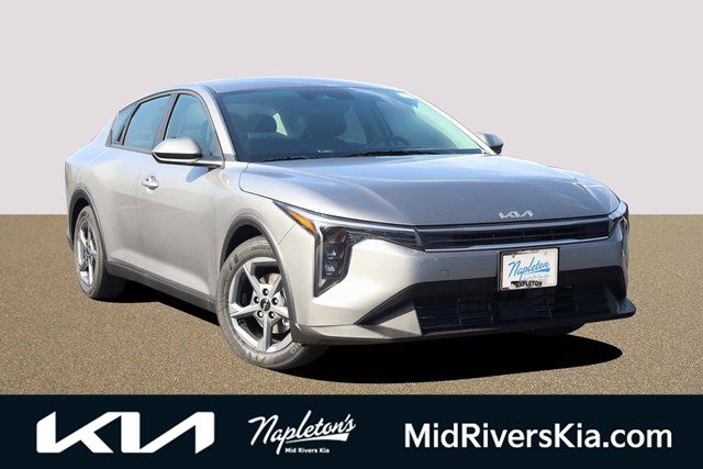 2025 Kia K4 LXS's photo