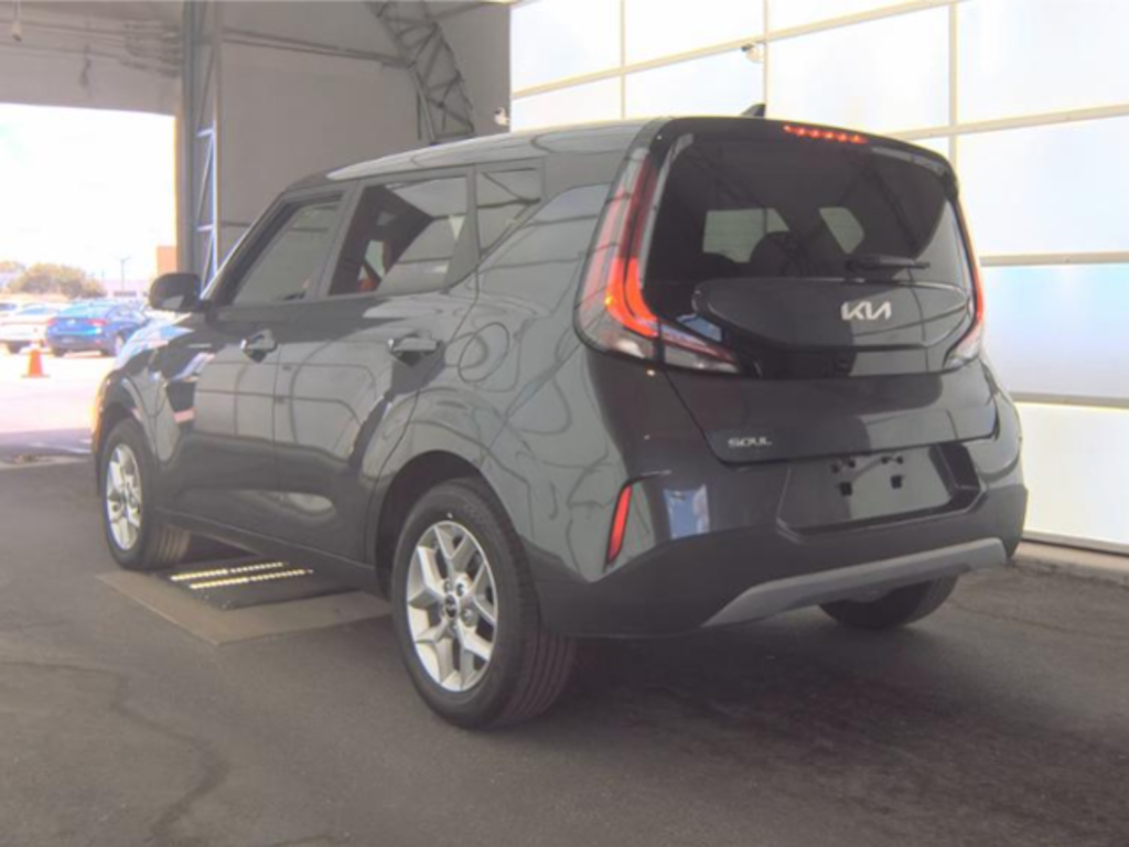 Used 2025 Kia Soul LX Hatchback