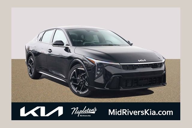 2025 Kia K4 GT-Line's photo