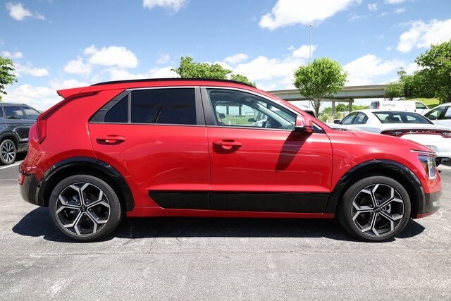 2024 Kia Niro EX Touring photo 4
