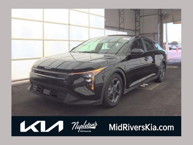 2025 Kia K4 LXS AT's photo