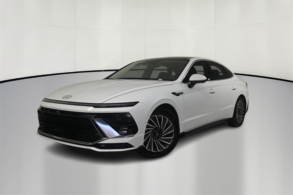 2024 Hyundai Sonata Hybrid Limited photo 2