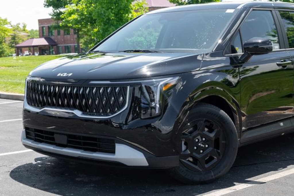 New 2026 Kia Carnival LXS Van Passenger Van