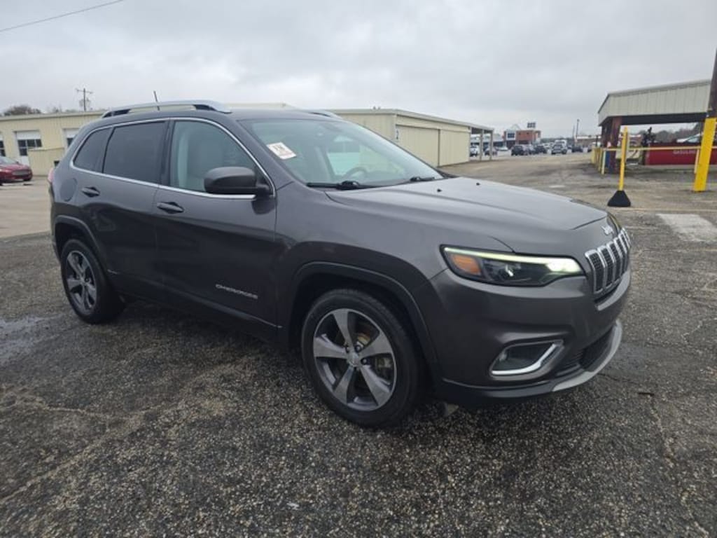 Used 2019 Jeep Cherokee Limited FWD SUV