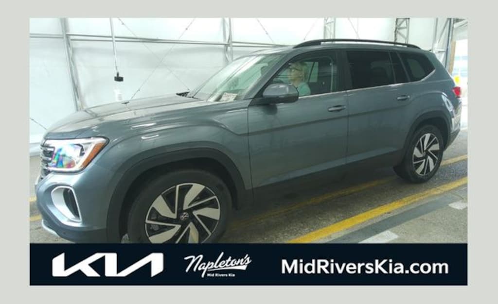 Used 2025 Volkswagen Atlas 2.0T SE w/Technology SUV